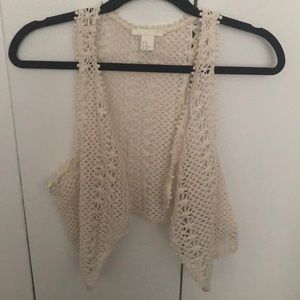 3for$30| H&M Boho crochet cropped ivory vest XS